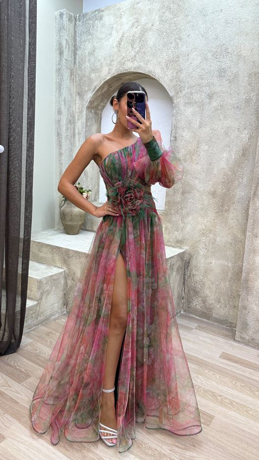 SINGLE SLEEVE WAIST ROSE DETAIL FEATHERED TULLE EVENING DRESS