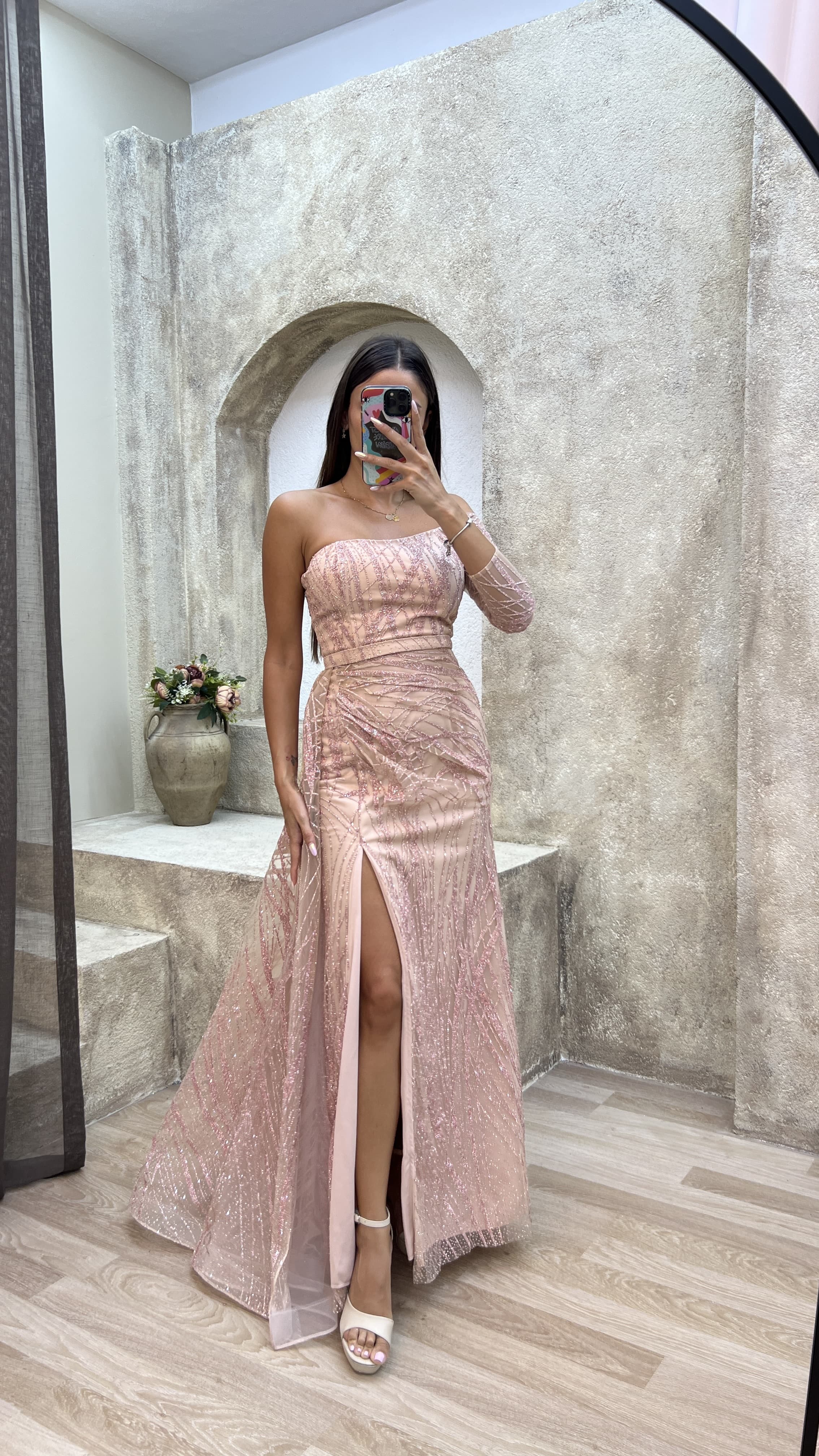 STRAPLESS SINGLE SLEEVE EMBROIDERED DETAIL DESIGN EVENING DRESS