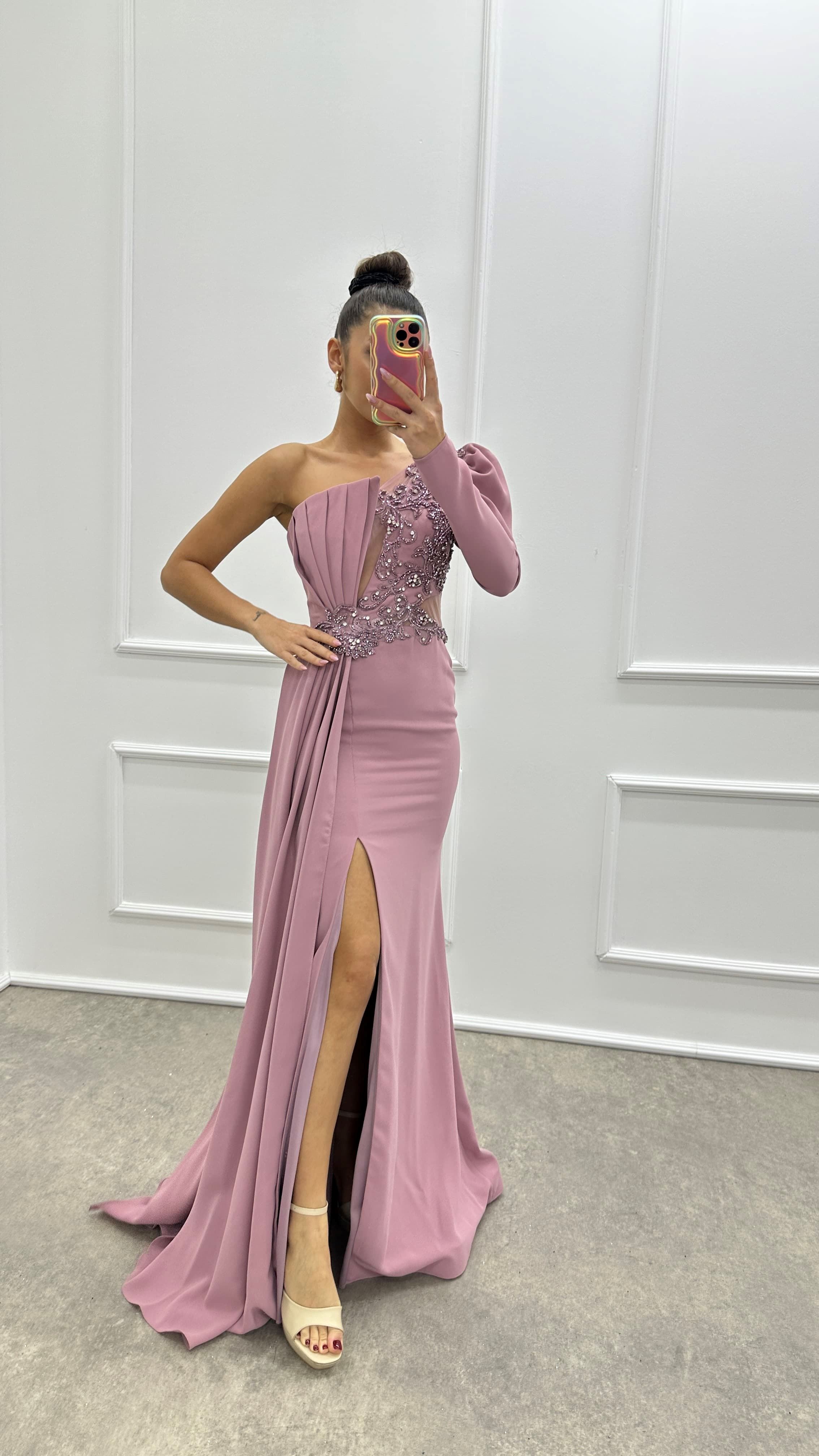 SINGLE SLEEVE PLEATED DETAIL EMBROIDERED DESIGN EVENING DRESS