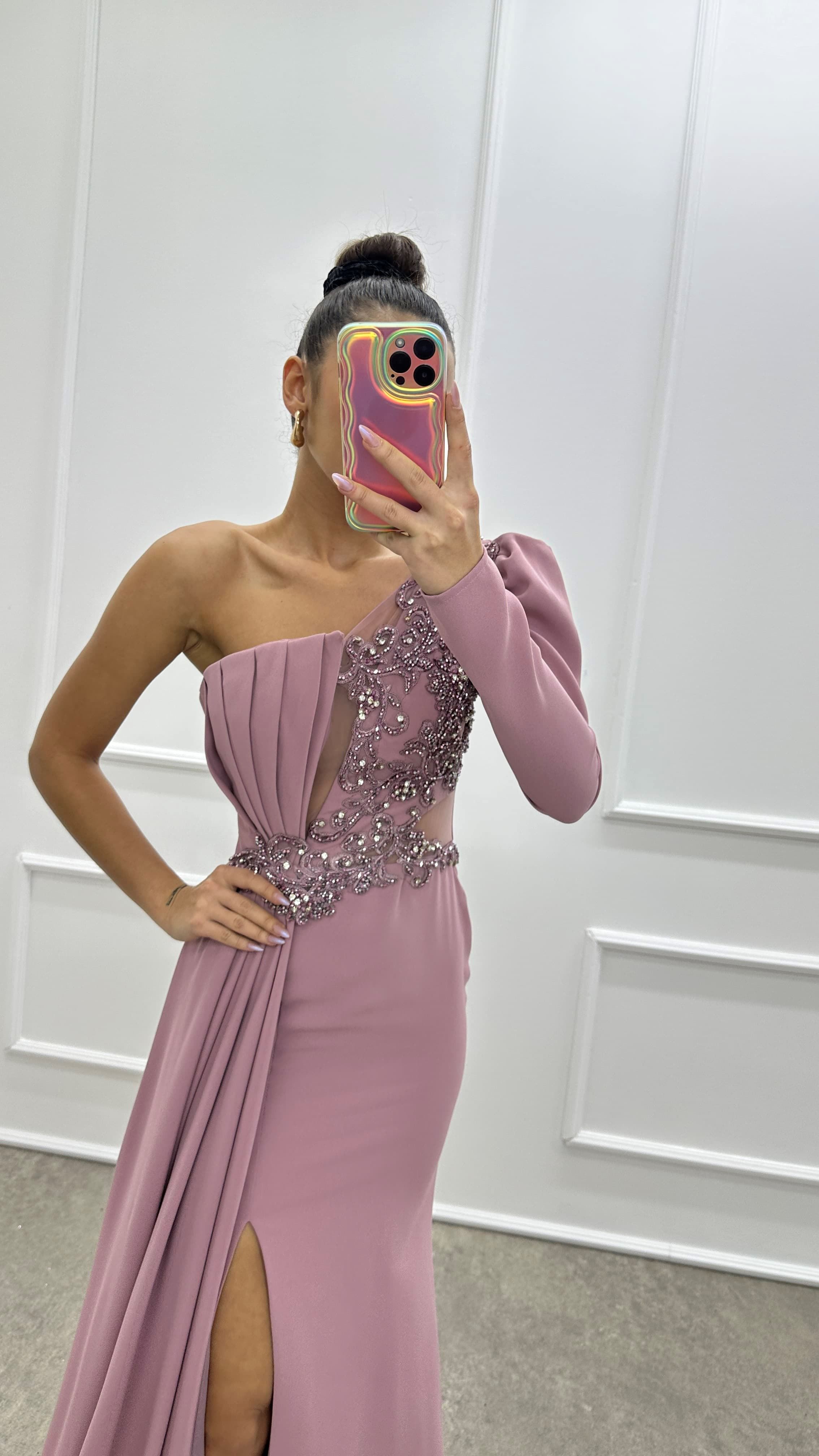 SINGLE SLEEVE PLEATED DETAIL EMBROIDERED DESIGN EVENING DRESS