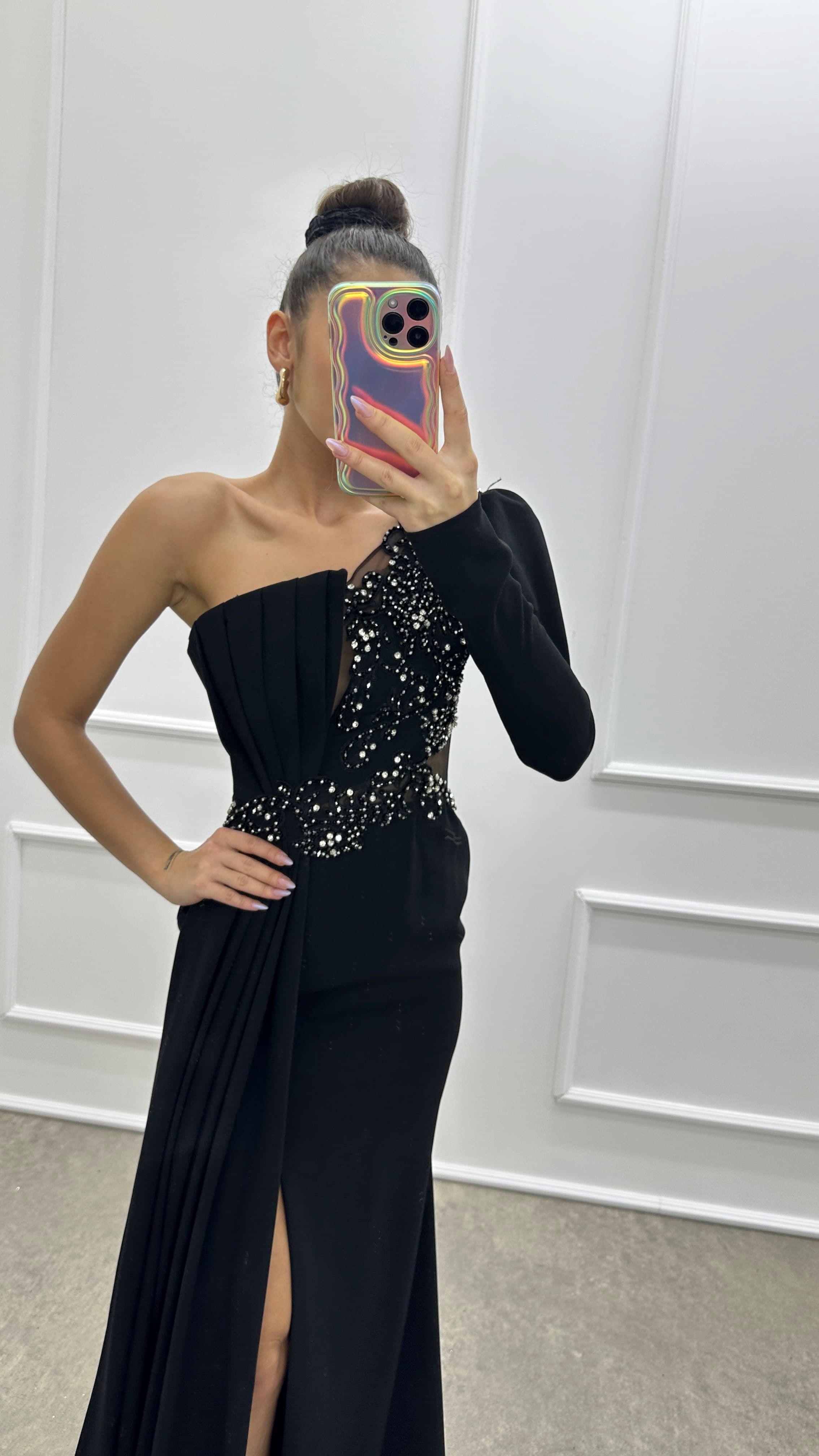 SINGLE SLEEVE PLEATED DETAIL EMBROIDERED DESIGN EVENING DRESS
