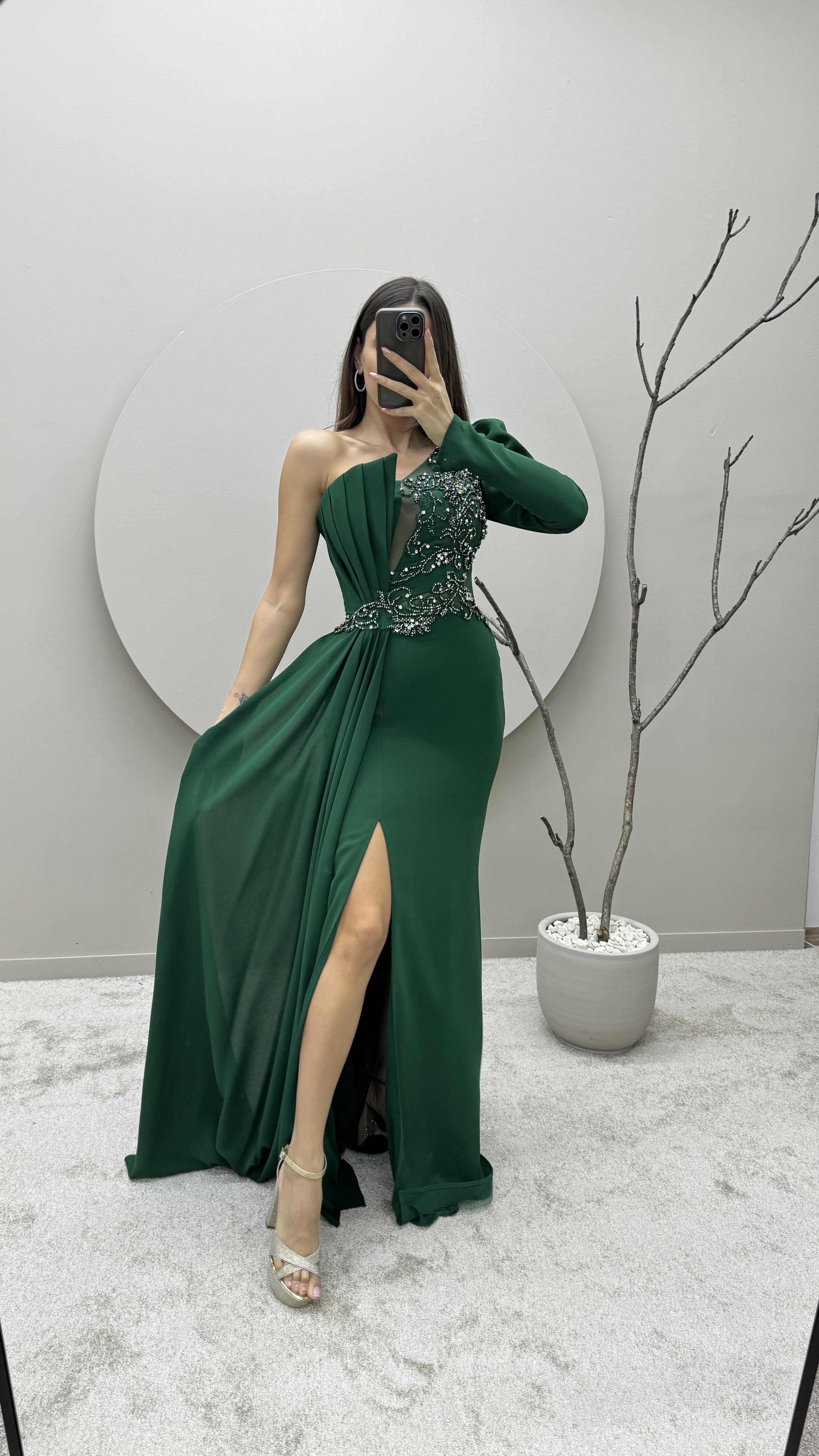 SINGLE SLEEVE PLEATED DETAIL EMBROIDERED DESIGN EVENING DRESS