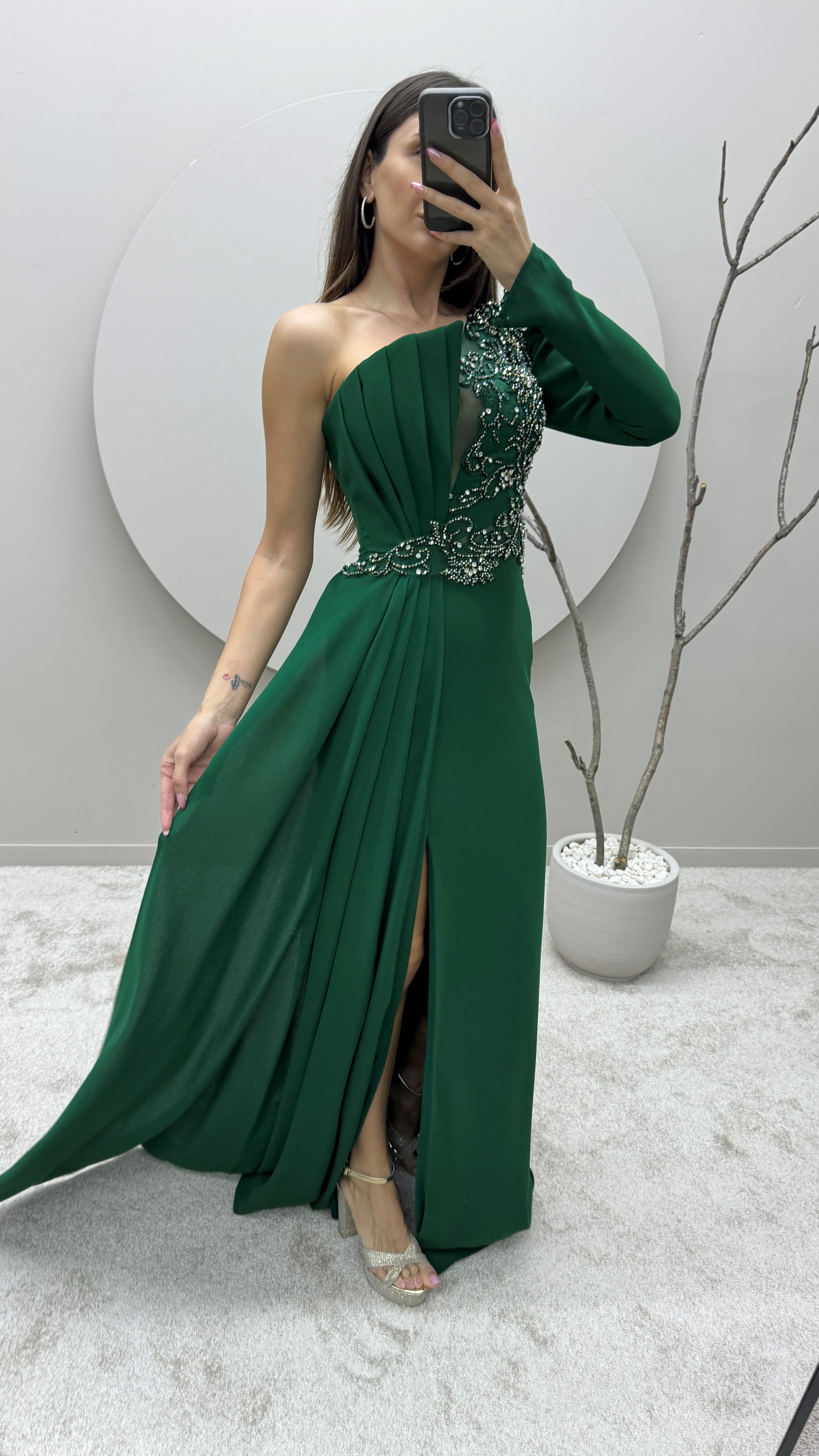 SINGLE SLEEVE PLEATED DETAIL EMBROIDERED DESIGN EVENING DRESS