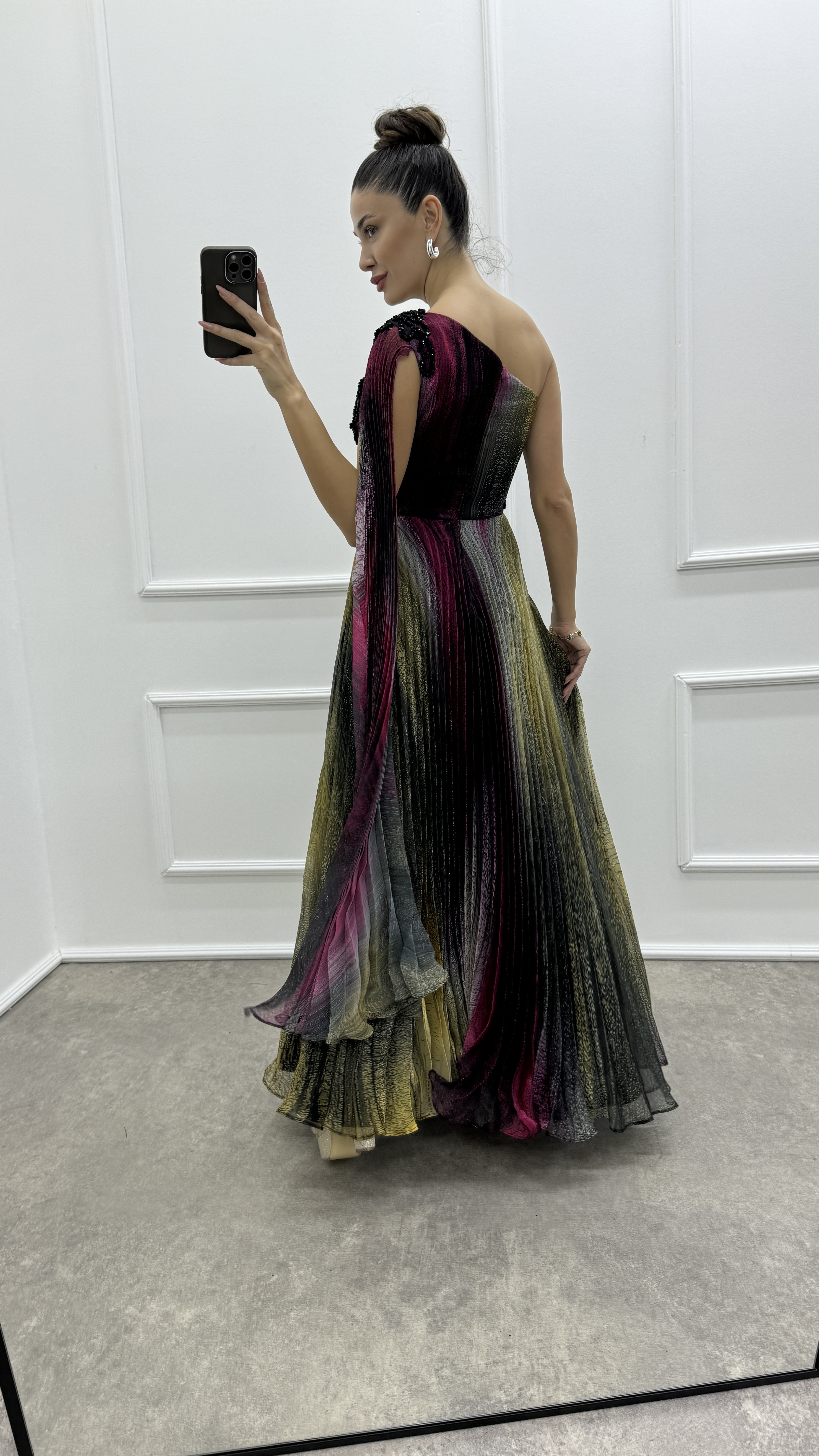 ONE SHOULDER SLEEVE DETAIL PLEATED DESIGN EVENING DRESS