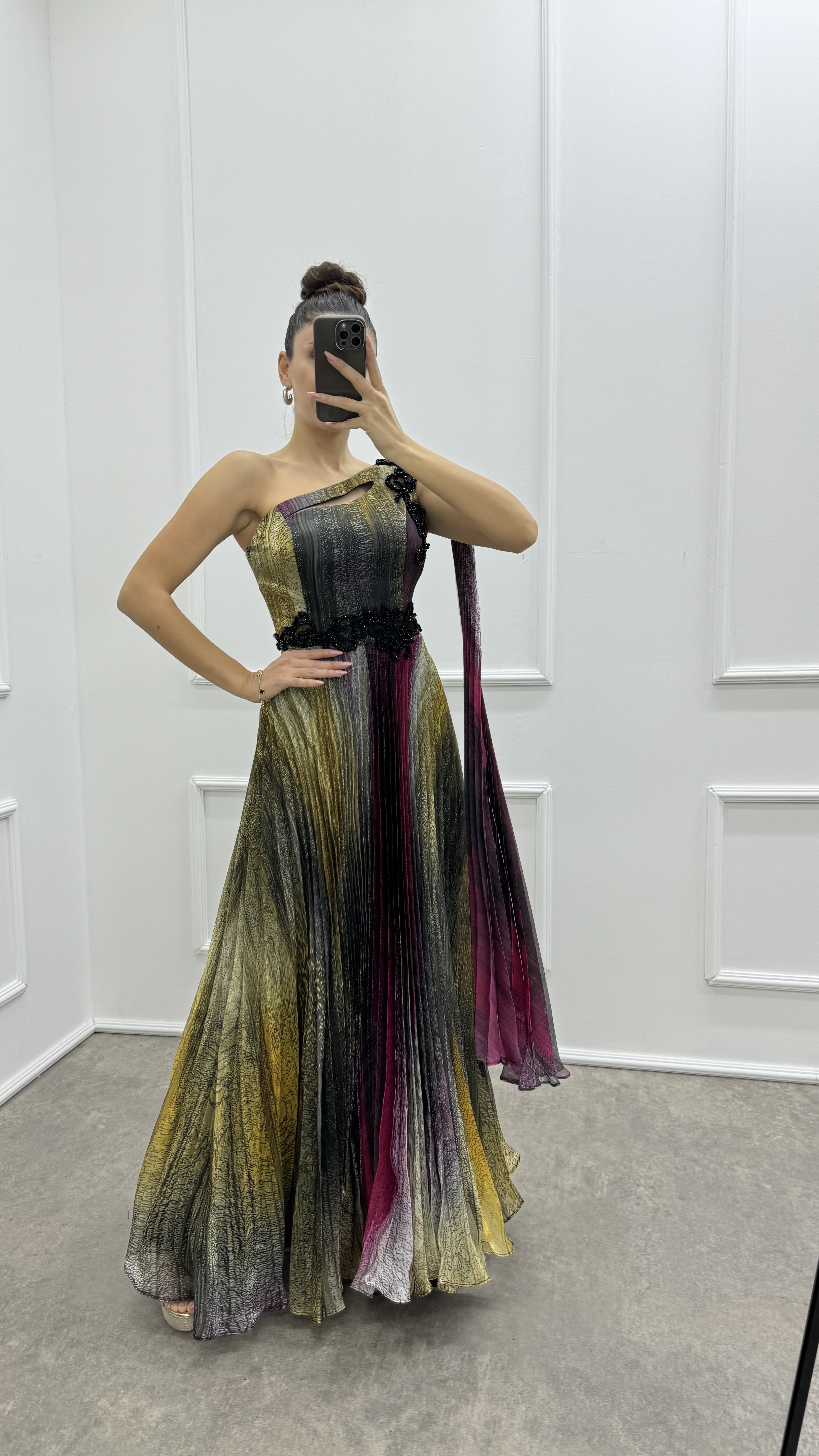 ONE SHOULDER SLEEVE DETAIL PLEATED DESIGN EVENING DRESS