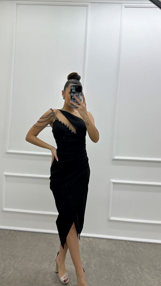 ONE SHOULDER CHAIN DETAIL DESIGN DRESS