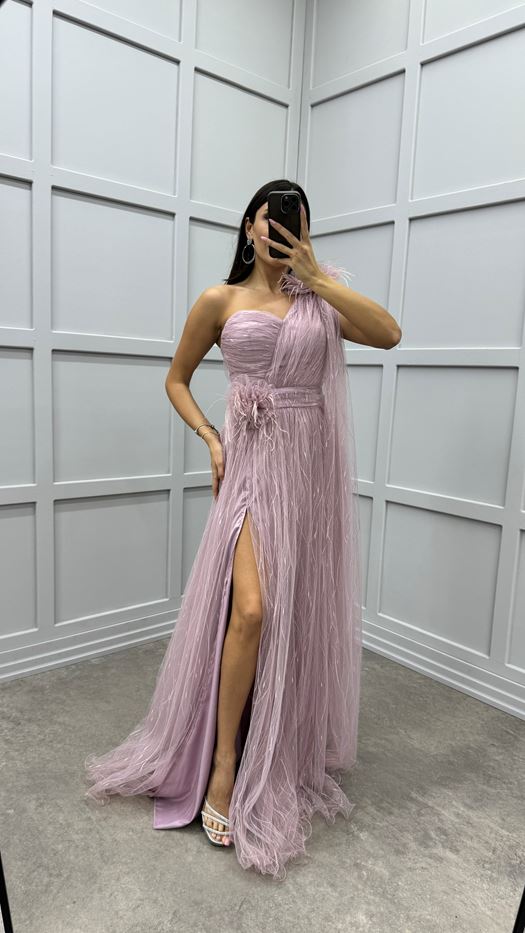 RED SHOULDER AND WAIST FEATHER DETAIL DESIGN EVENING DRESS