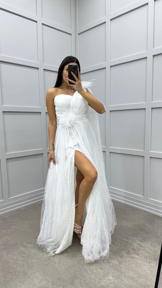 RED SHOULDER AND WAIST FEATHER DETAIL DESIGN EVENING DRESS