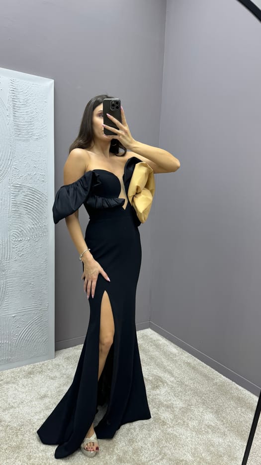 GOLD STRAPLESS CHEST DETAIL DESIGN EVENING DRESS