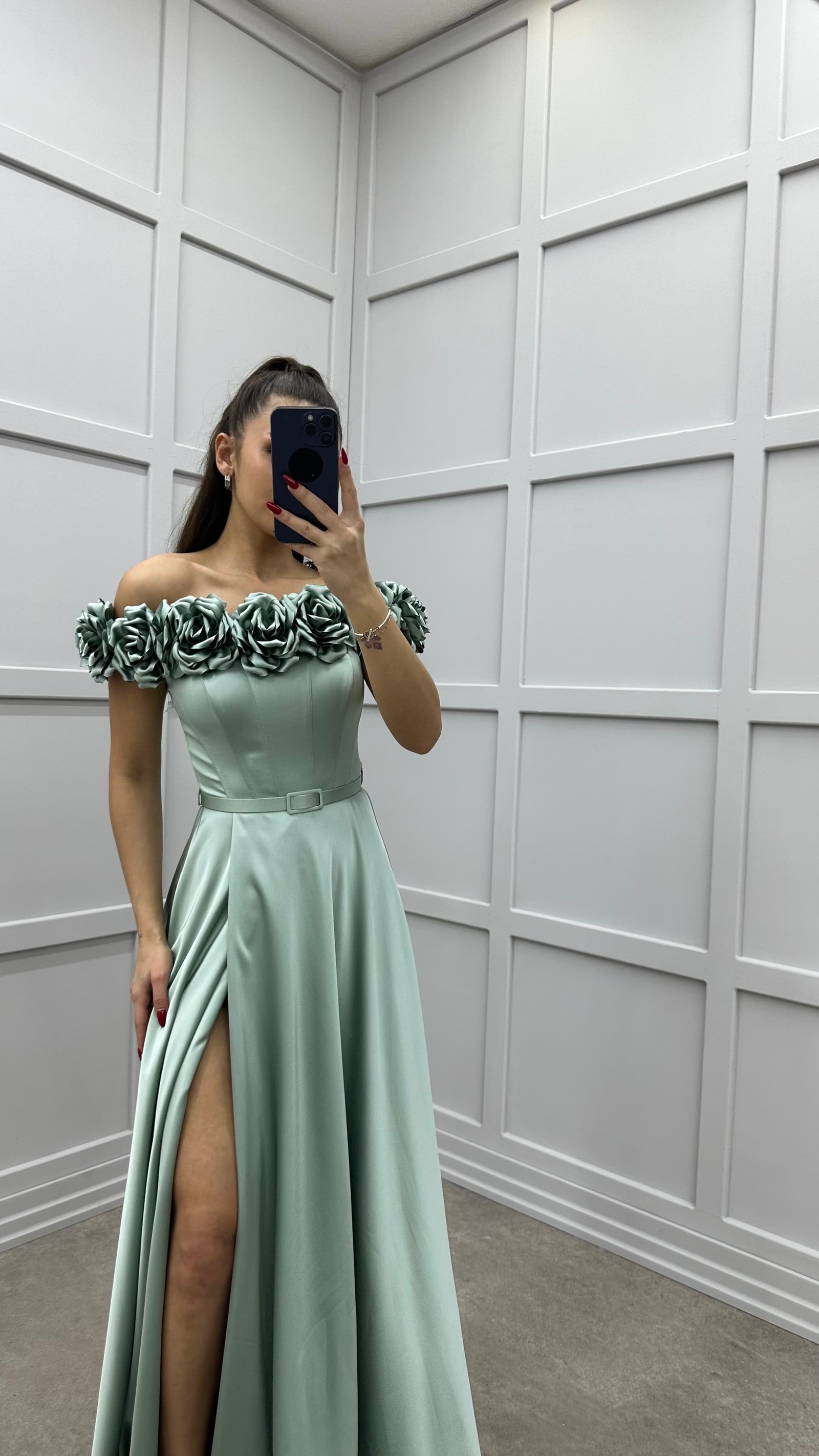 MINT GREEN CHEST ROSE DETAIL DESIGN SATIN EVENING DRESS