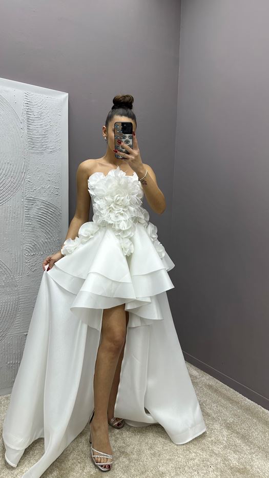 STRAPLESS FEATHER DETAIL ROSE DESIGN EVENING DRESS