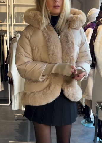 Short-length fur-trimmed button-down coat