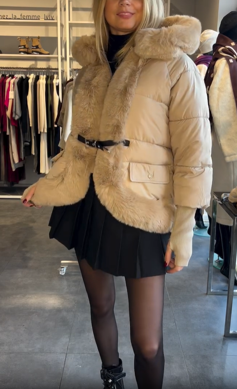 Short-length fur-trimmed button-down coat