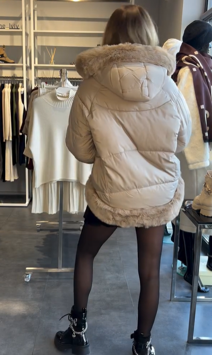 Short-length fur-trimmed button-down coat