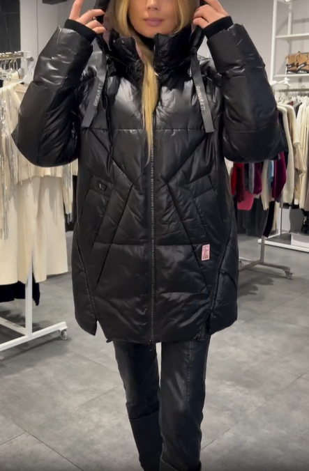 Diamond-Quilted Hooded Puffer Coat with Contrast Details