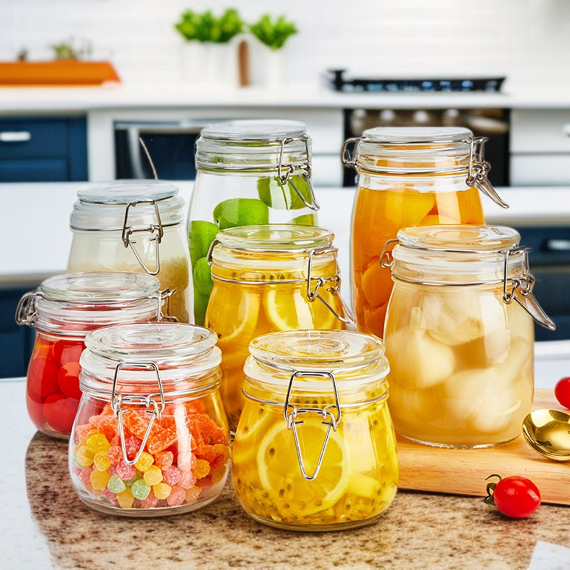 Versiegeltes Glasgefäß mit Deckel