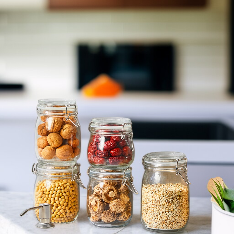 Versiegeltes Glasgefäß mit Deckel