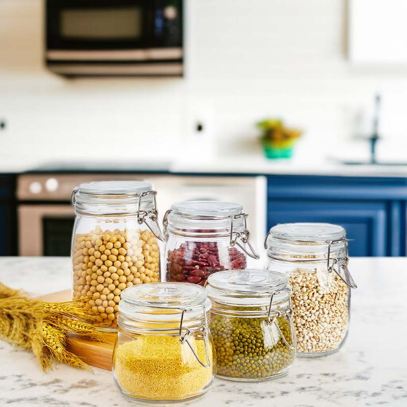 Versiegeltes Glasgefäß mit Deckel