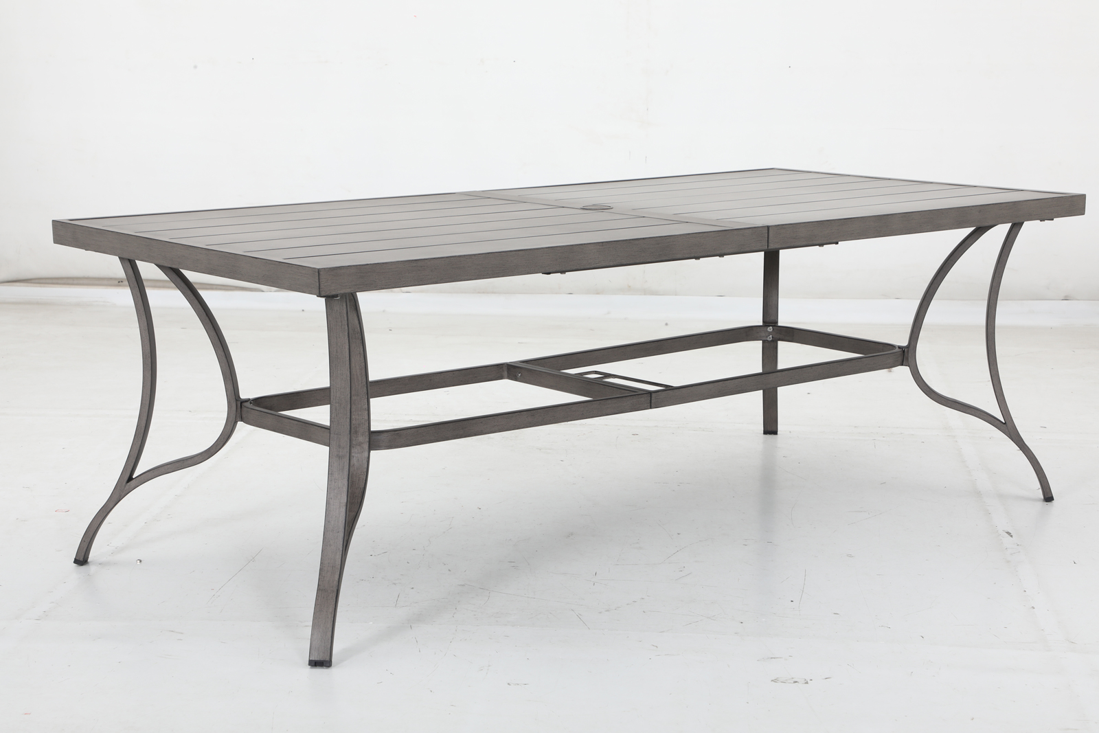 8 swivel chairs+16 cushions+1 table