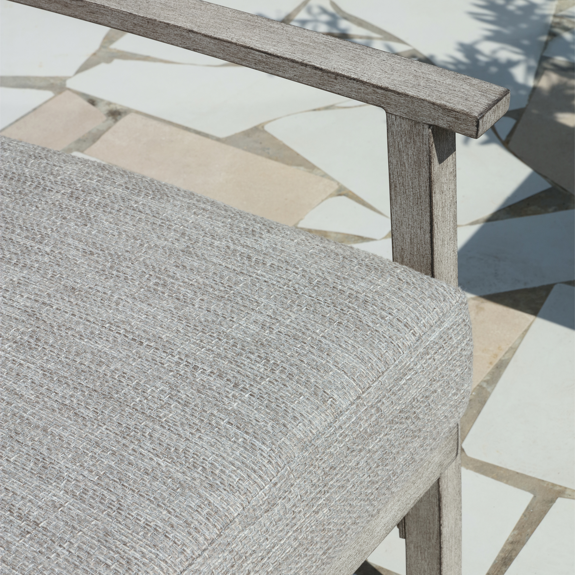 2 stationary sofa+4 cushions +1 coffee table