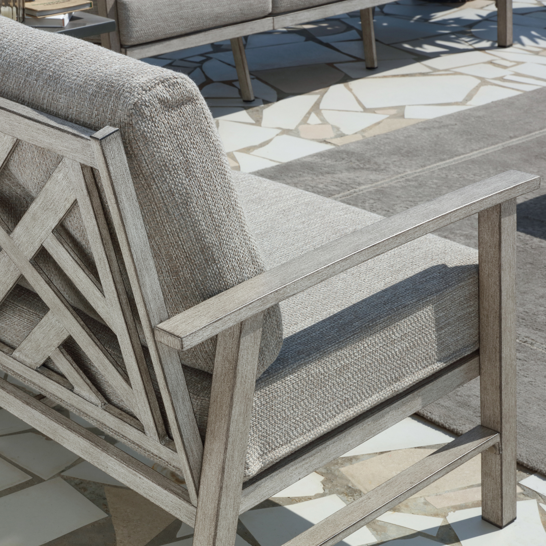 2 stationary sofa+4 cushions +1 coffee table