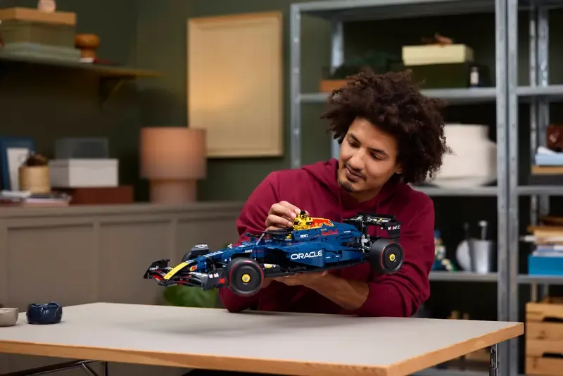 Oracle Red Bull Racing RB20 F1 Rennauto