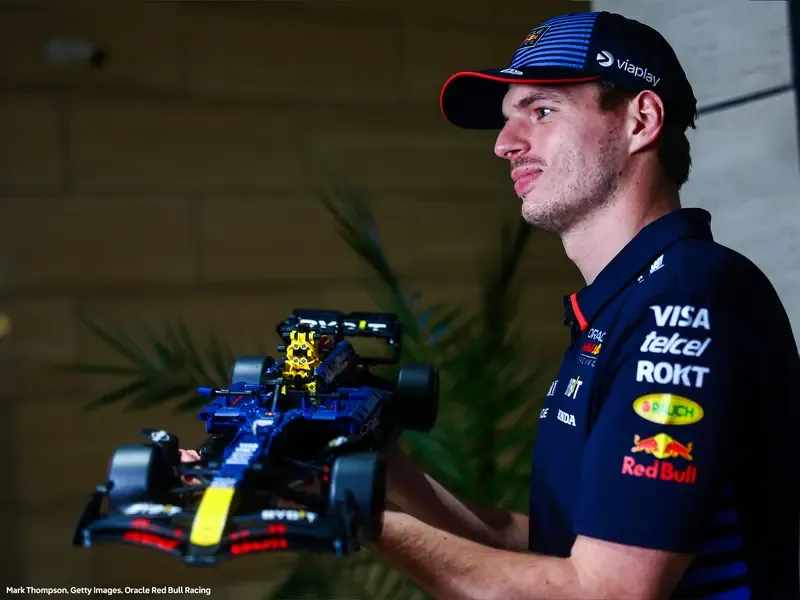 Oracle Red Bull Racing RB20 F1 Rennauto