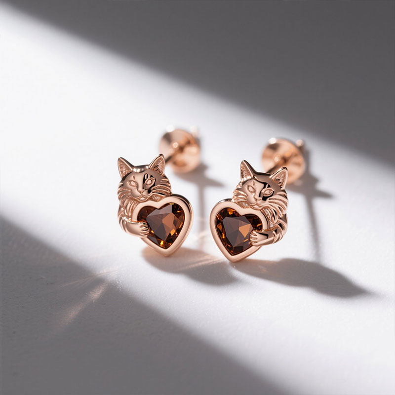 Anyes Heart-cut Coffee Maine Coon Stud Earrings