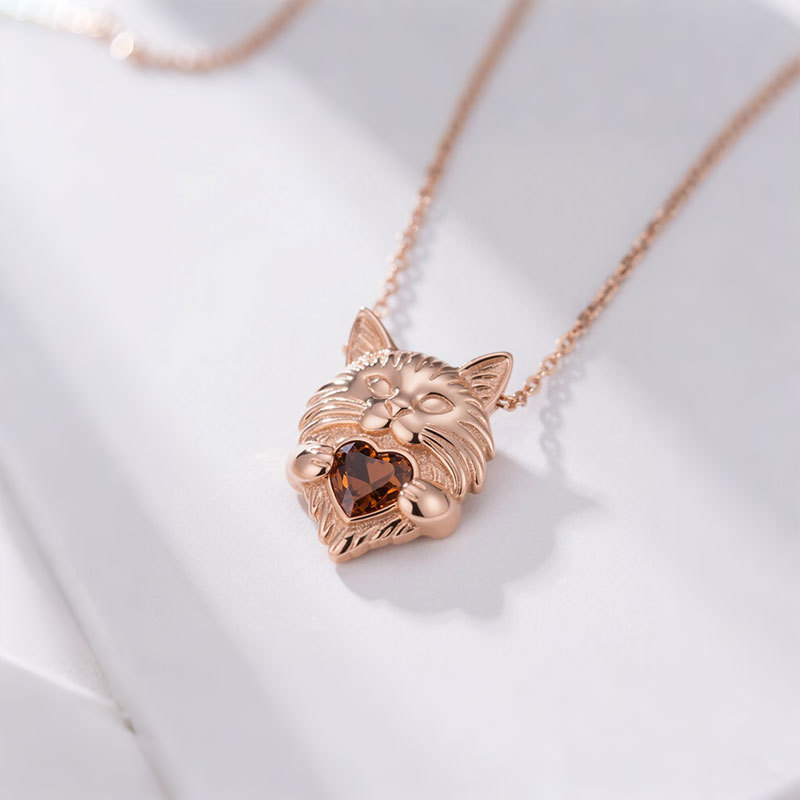 Anyes Heart-cut Coffee Maine Coon Necklace