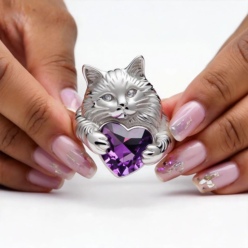 Anyes Heart-cut Amethyst Persian Cat Cocktail Ring