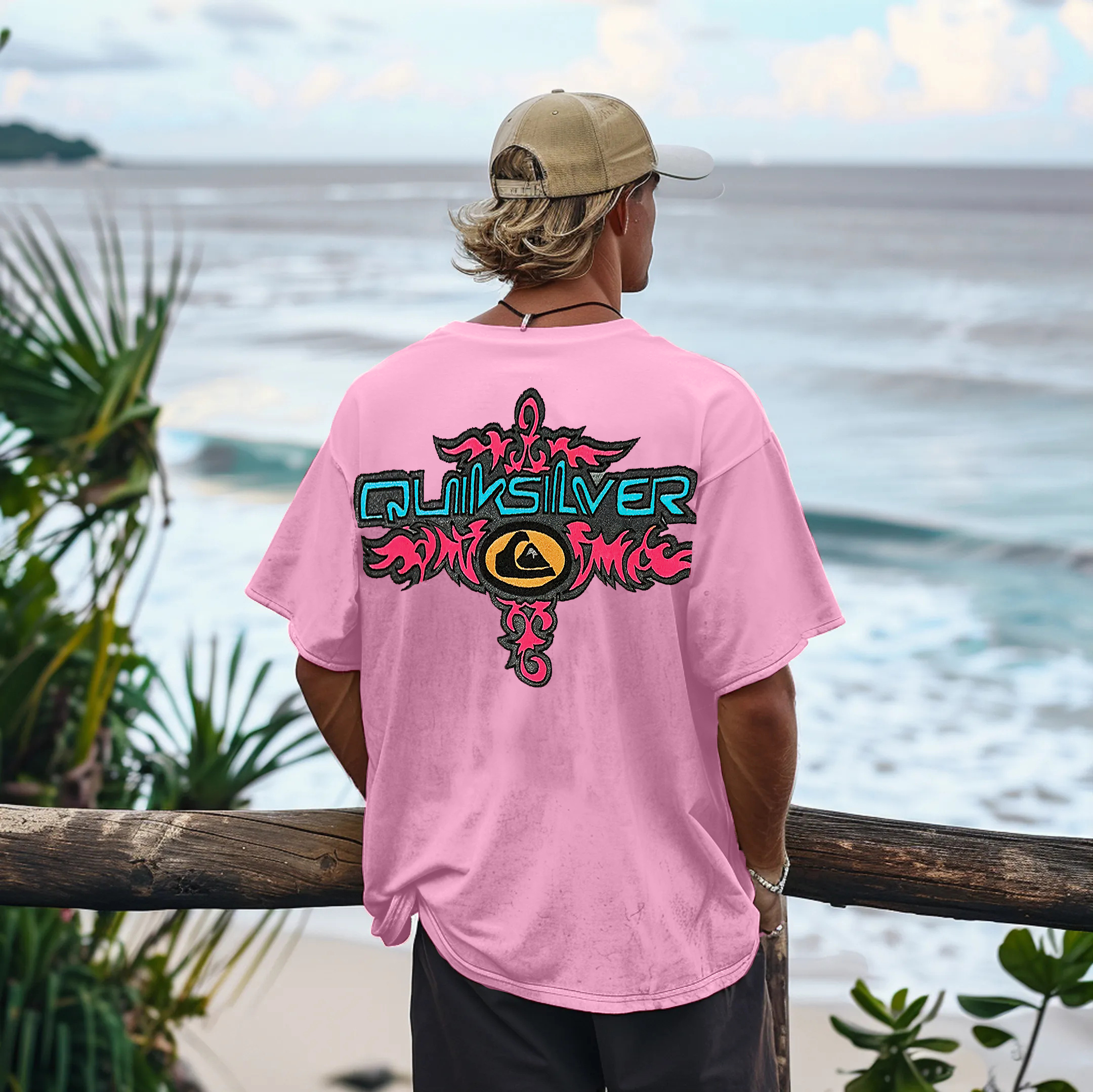 Vintage Surf Quiksilver Printed Men's T-shirt Image - 1