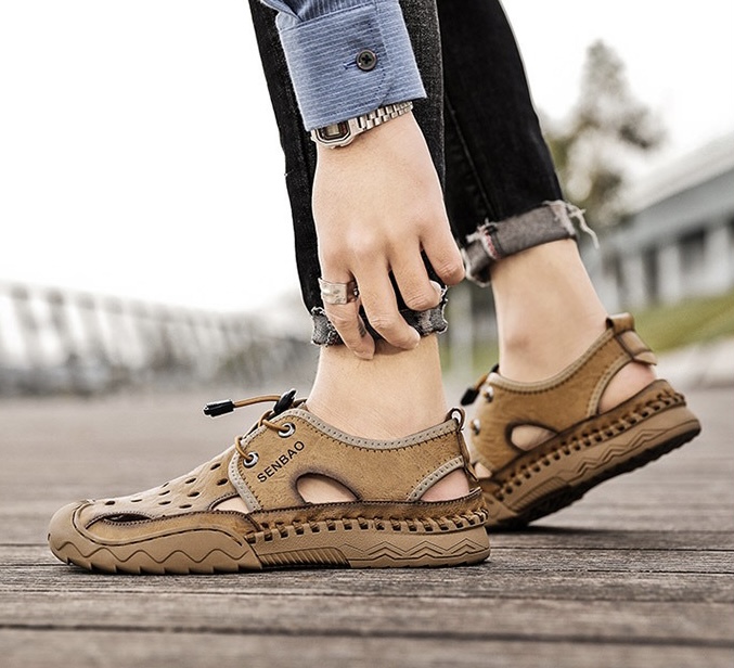 V Sandals & Slippers