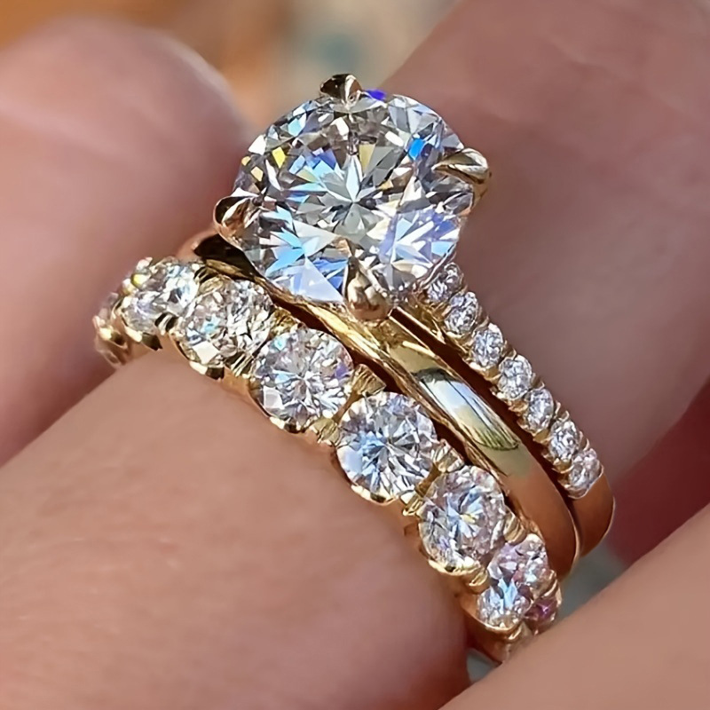 Elegant diamond ring set with zircon
