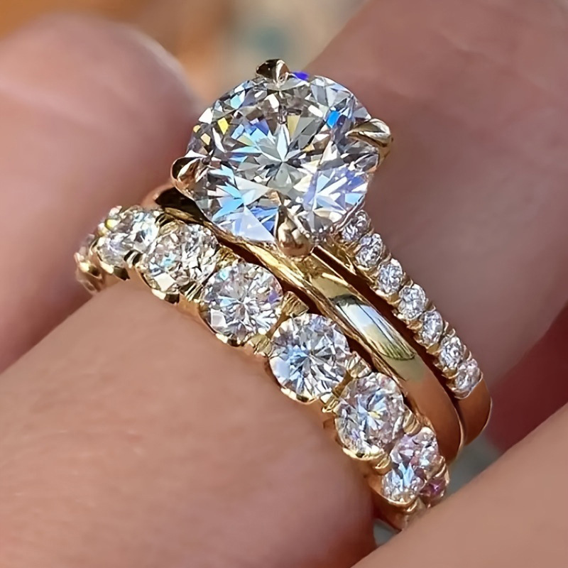 Elegant diamond ring set with zircon