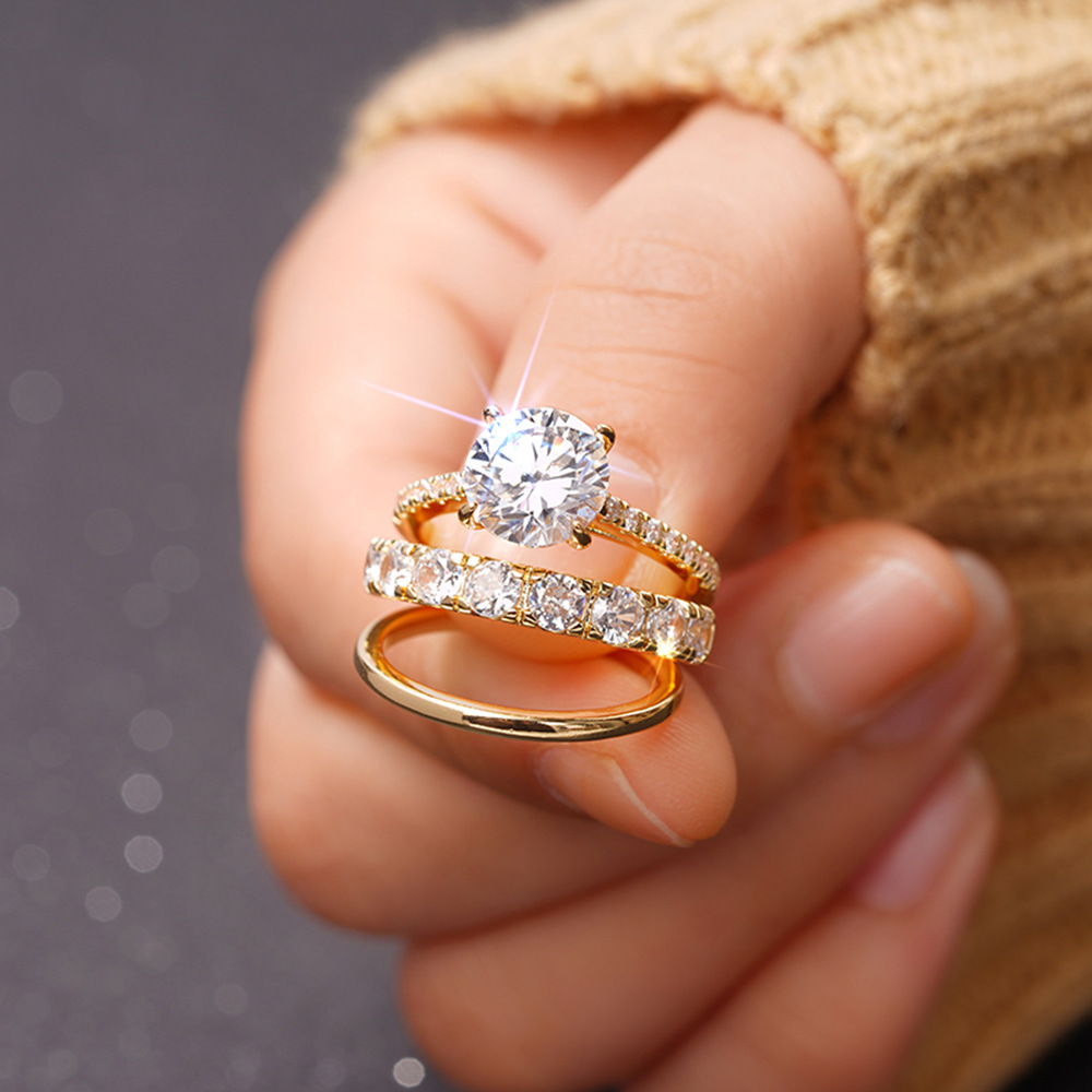 Elegant diamond ring set with zircon