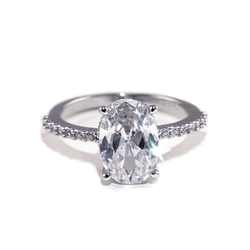 Fashionable Zircon White Gold Ring