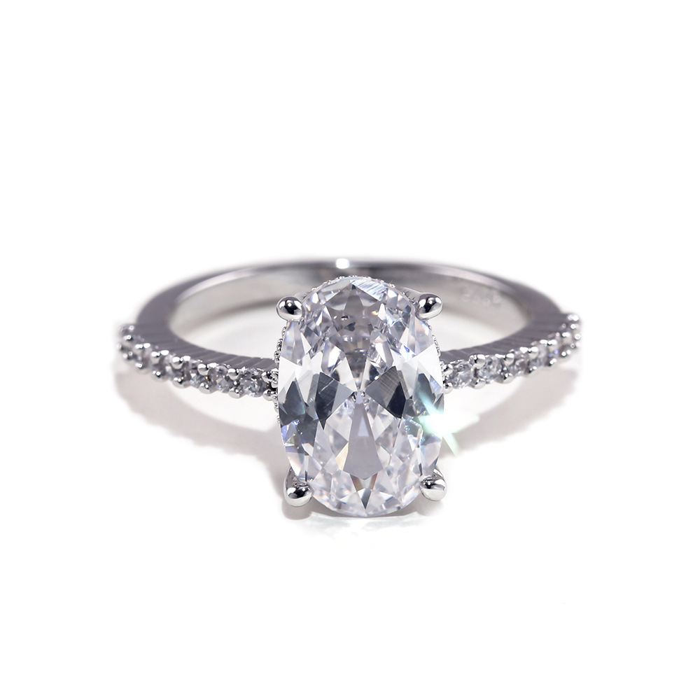 Fashionable Zircon White Gold Ring