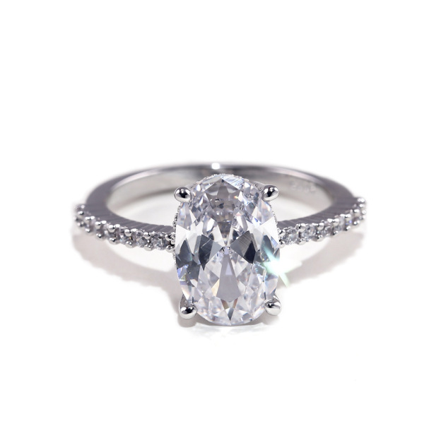 Fashionable Zircon White Gold Ring