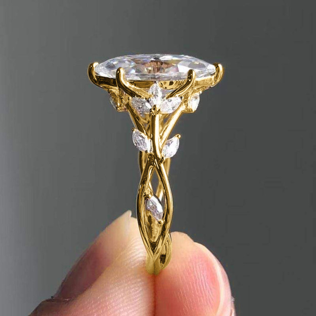 Court-style leaf and vine design ring