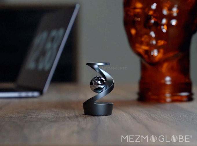 Gravity Defying Kinetic Desk Toy