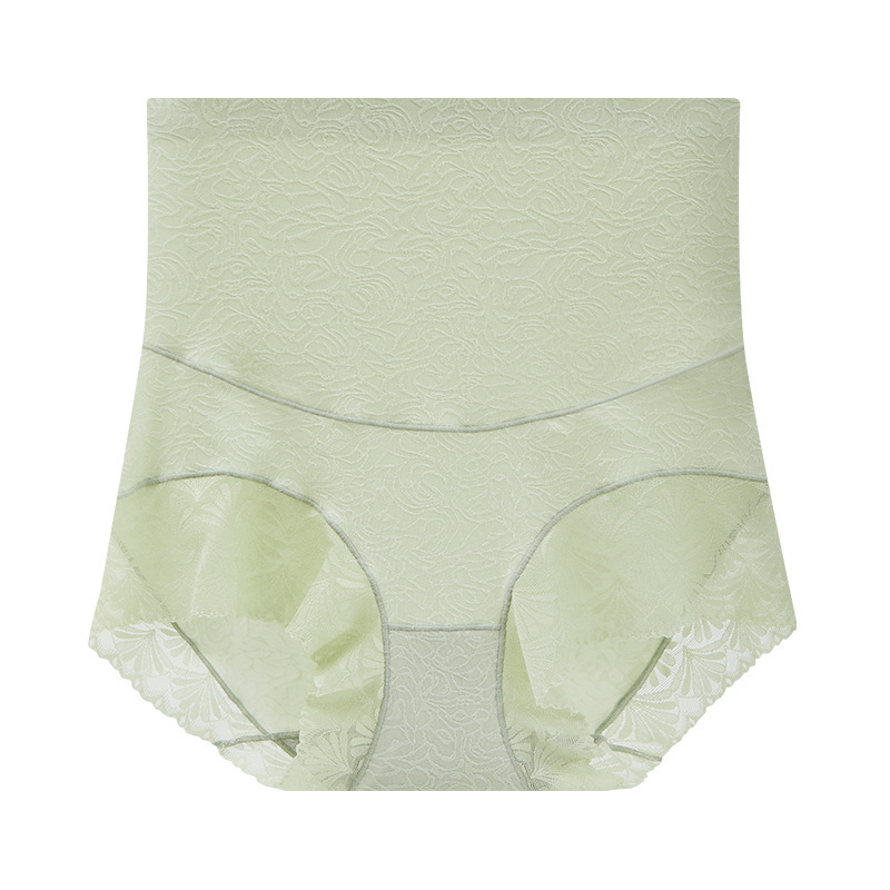 Lekko, bez śladowych majtek biodrowych