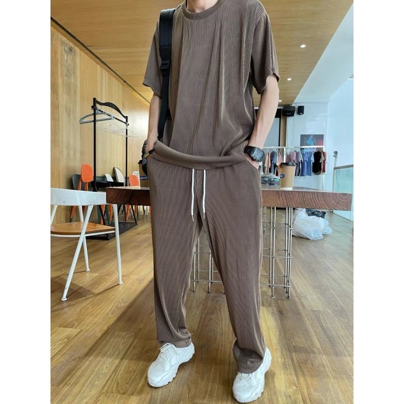 Lightweight comfortable T-shirt and pants set