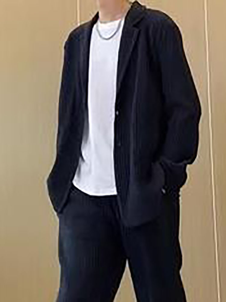 Fashionable Pleated Suit