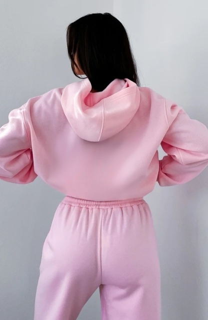 Hundreds of hot selling sportswear suit