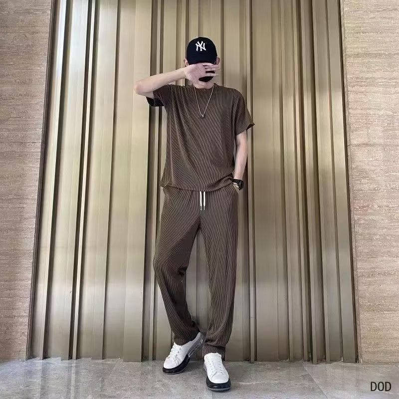 Trendy loose-fit ice silk casual sportswear set