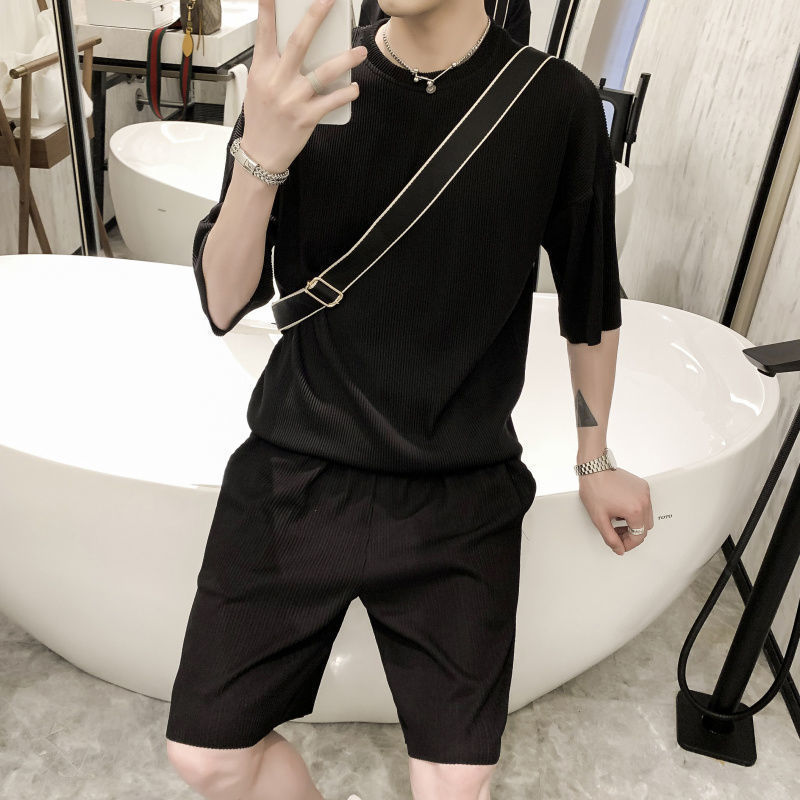 Lightweight comfortable T-shirt and pants set