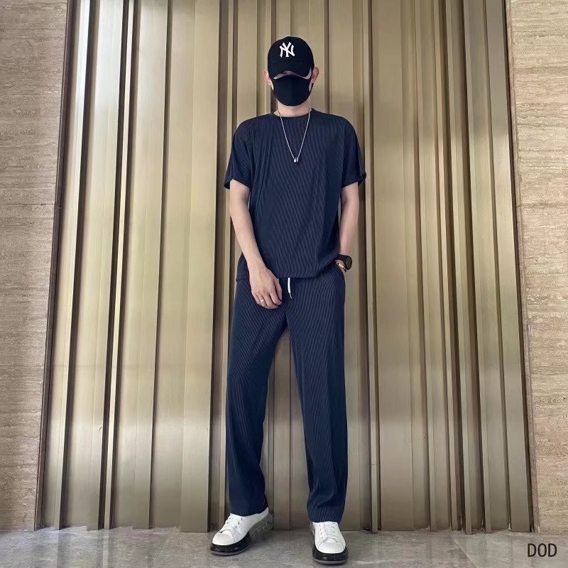 Trendy loose-fit ice silk casual sportswear set