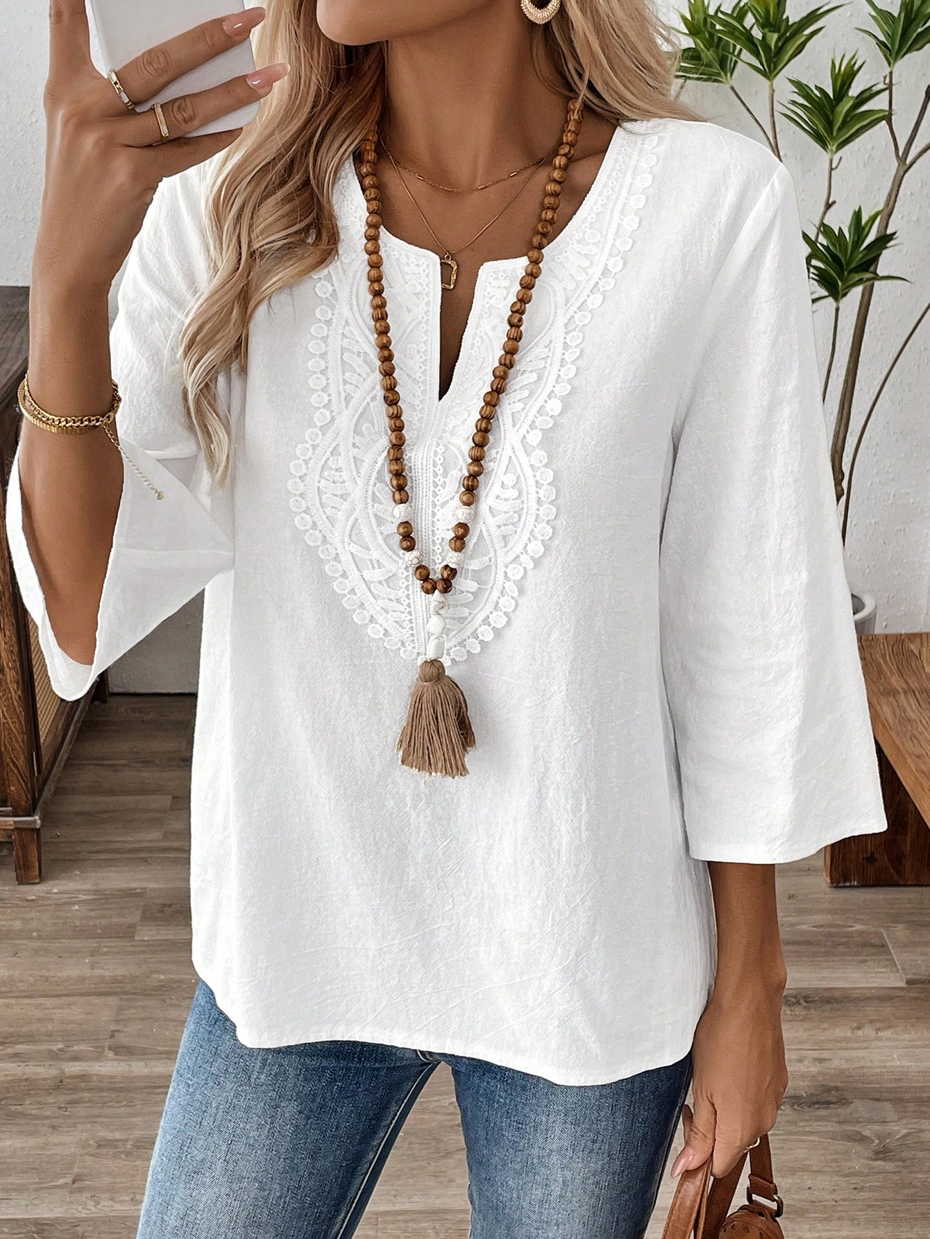 Elegant and fashionable solid color lace loose shirt