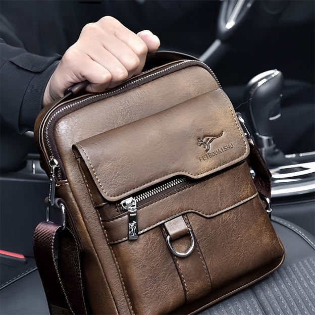 Casual large-capacity multifunctional  bag — waterproof, wear-resistant, and stylish💼