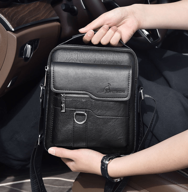 Casual large-capacity multifunctional  bag — waterproof, wear-resistant, and stylish💼